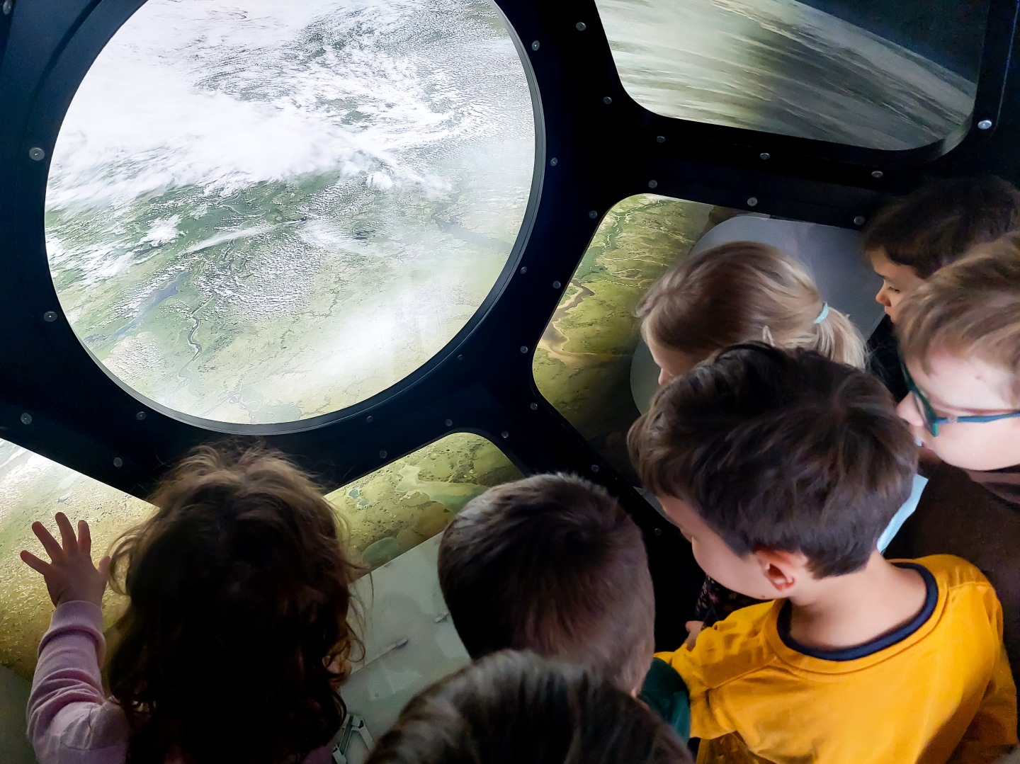 GWIEZDNA PRZYGODA CZYLI PRZEDSZKOLAKI W PLANETARIUM